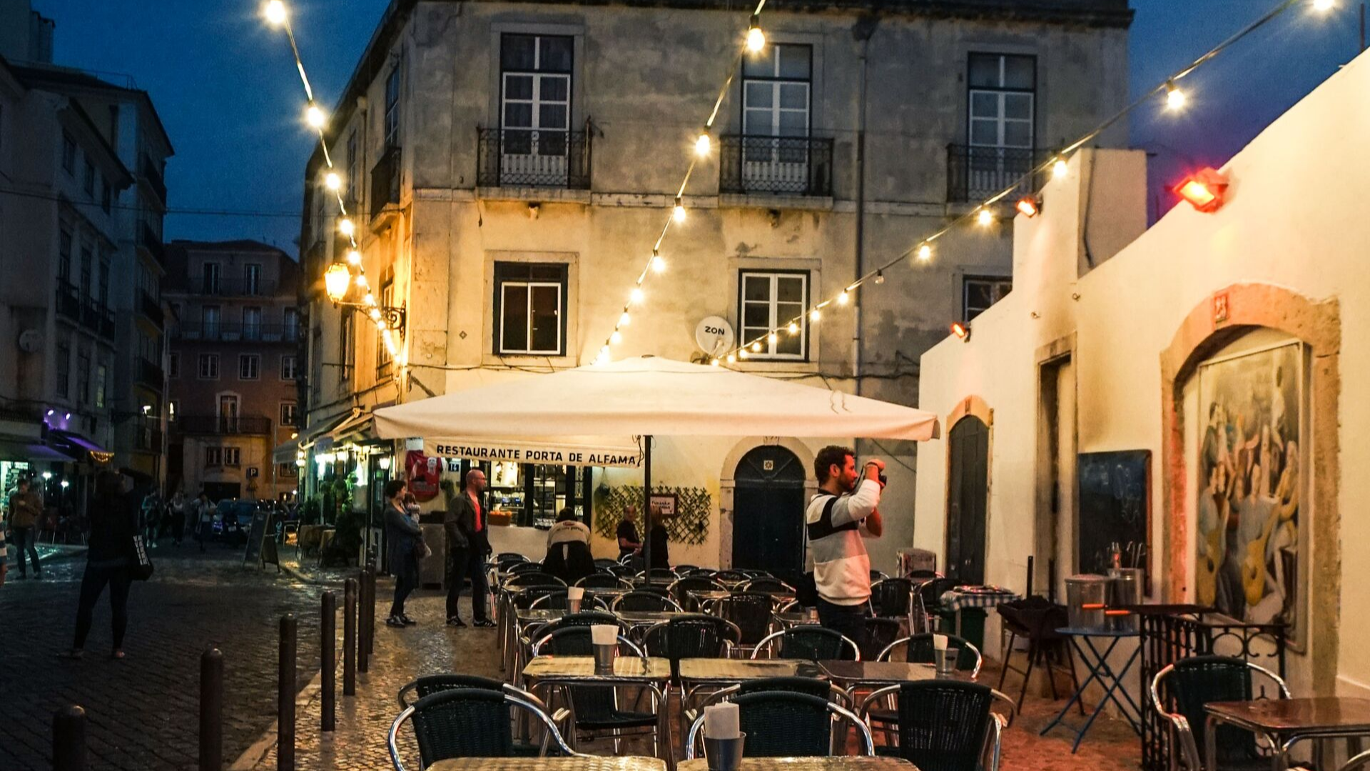 Outdoor cafe or restaurant lighting