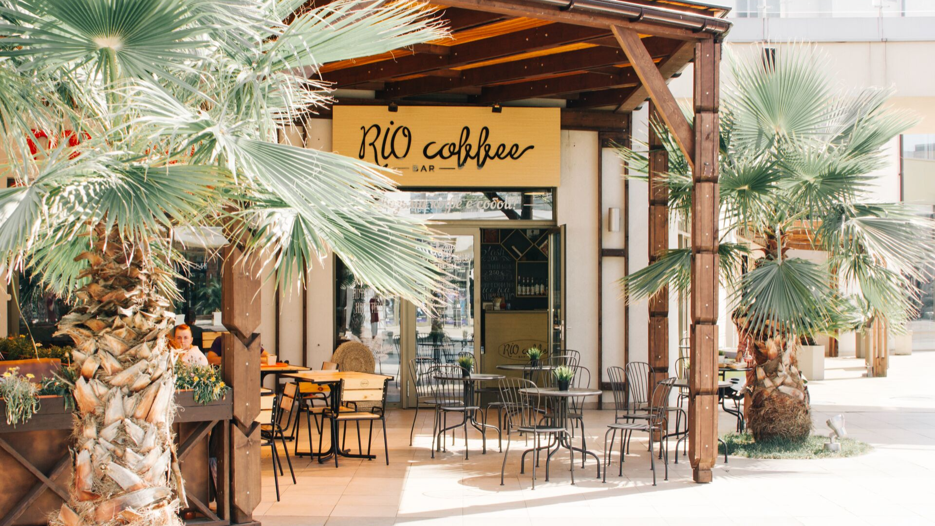 Outdoor cafe or restaurant design in dubai